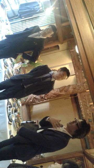 (4)��CROSS TOKYO�פ����3̾