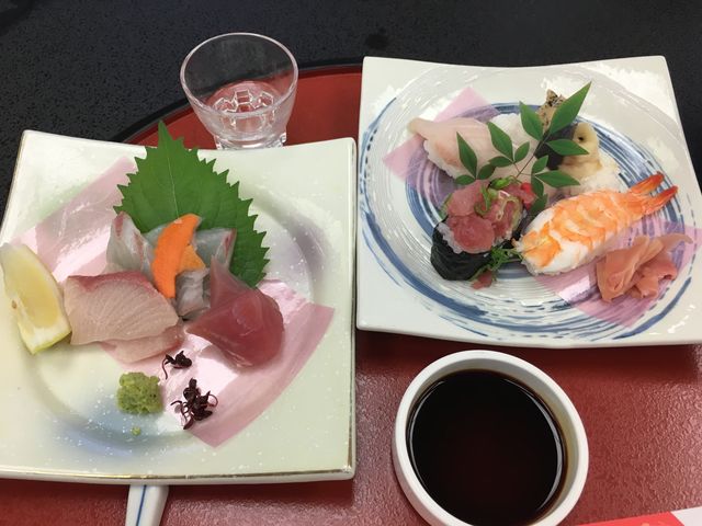 写真8 刺身と寿司