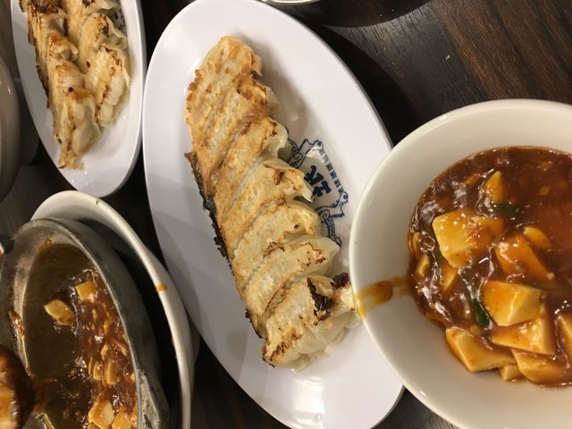 写真32 餃子と麻婆豆腐