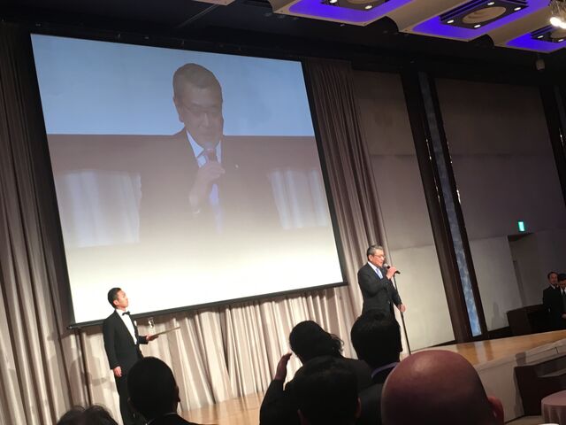 写真6 飯田社長乾杯挨拶