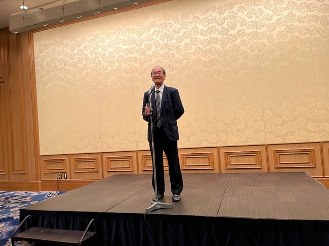 写真19 角前代表幹事中締め