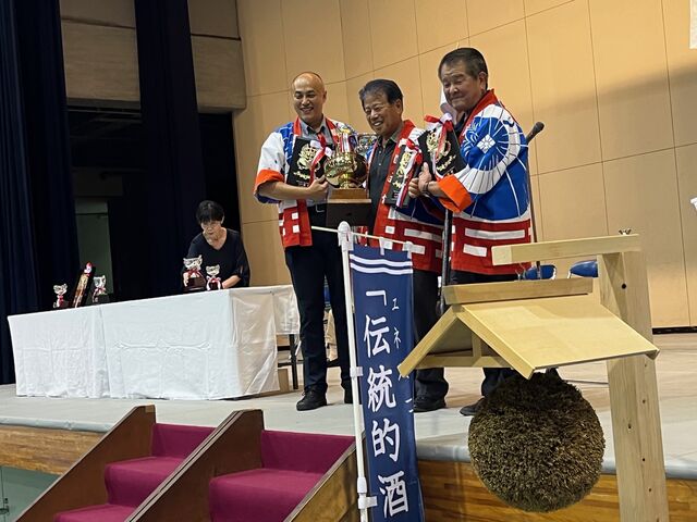 写真32 団体戦優勝チーム