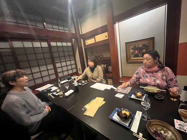 写真8 反省会風景