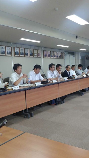 (8)�������4