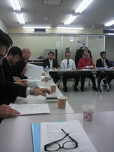 午前中の会議風景