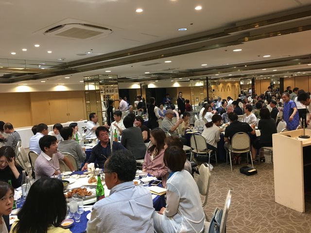 写真25 宴席風景4