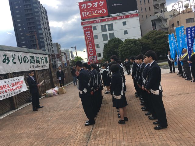 写真6 秋月副会長宣誓文