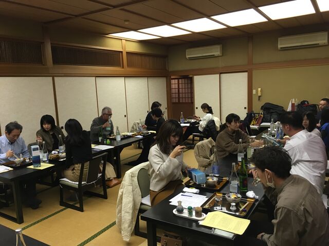 2021.12.8写真17 宴席風景2