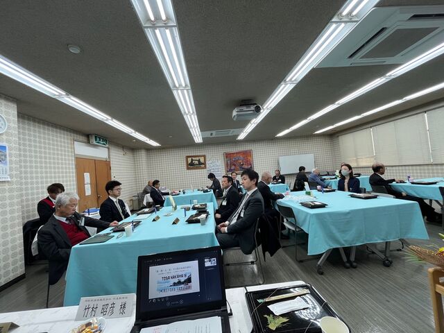 写真3 会員集まる