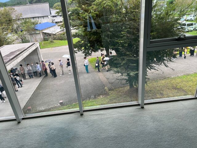 写真15 来場者行列