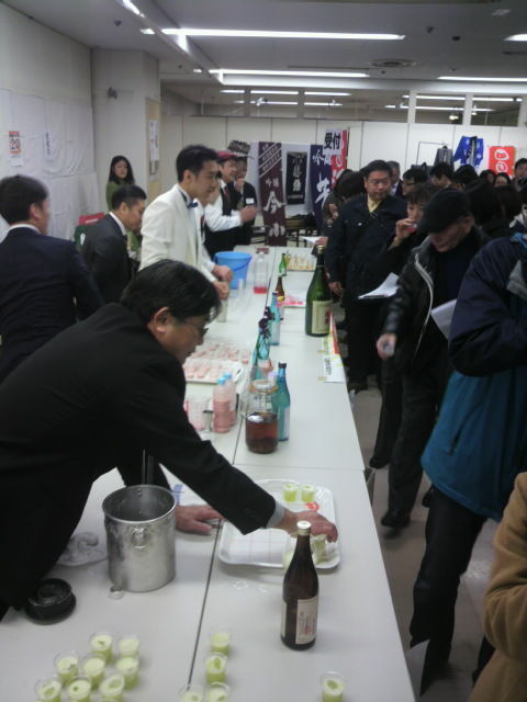 (14)お客様試飲風景