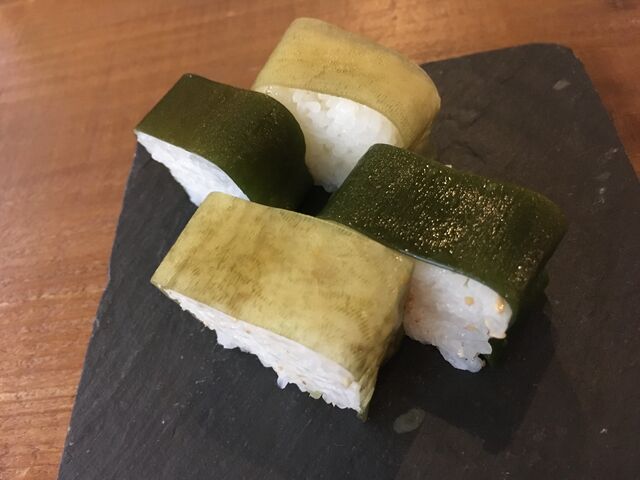 写真12 昆布巻き寿司2種類
