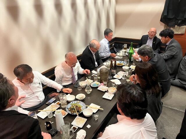 写真25 宴席風景後半