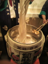 袋吊り搾りを開けて、もろみ酒!