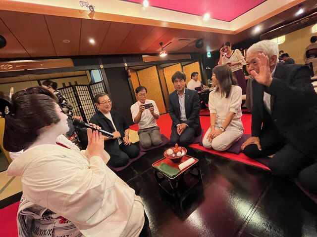 写真24 可杯に集まる