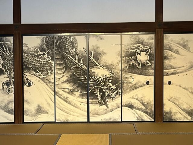 写真14 雲龍図2