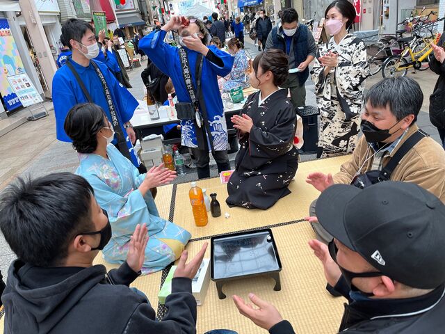 写真18 スタッフに当たる!