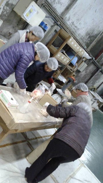 (7)酒粕詰め作業