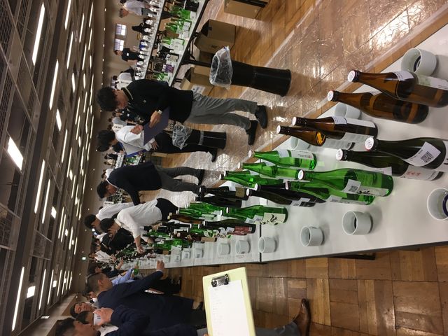 写真5 きき酒会風景2