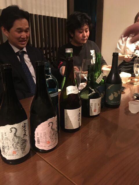 写真6 土佐酒ズラリ