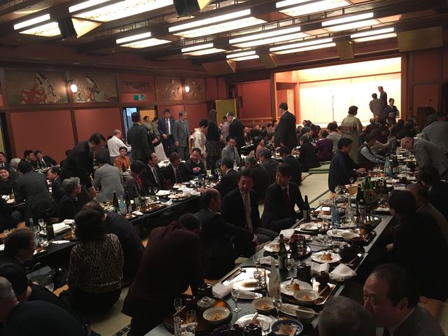 写真19 宴席風景4