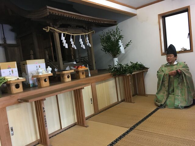 写真9 神官さん