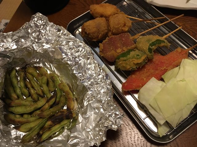 写真8 焼き枝豆と串揚げ