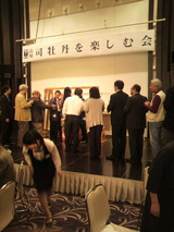 袋吊り今搾りに行列3