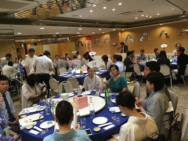 写真8 お客様入場