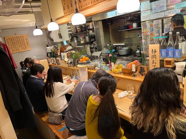 写真9 宴席風景カウンター