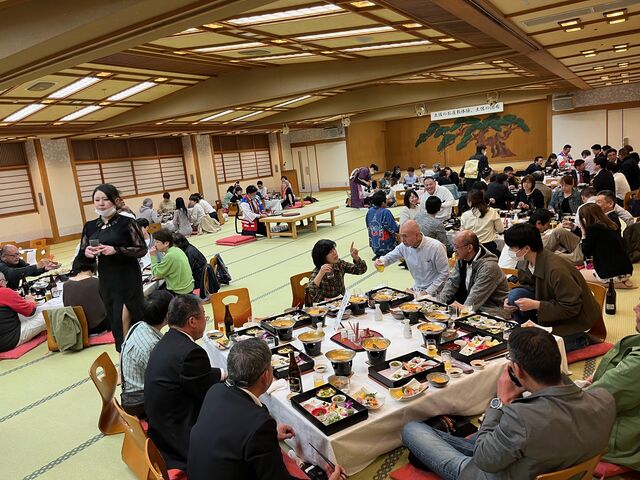 写真6 宴席風景