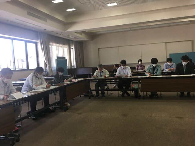 写真4 全体会風景