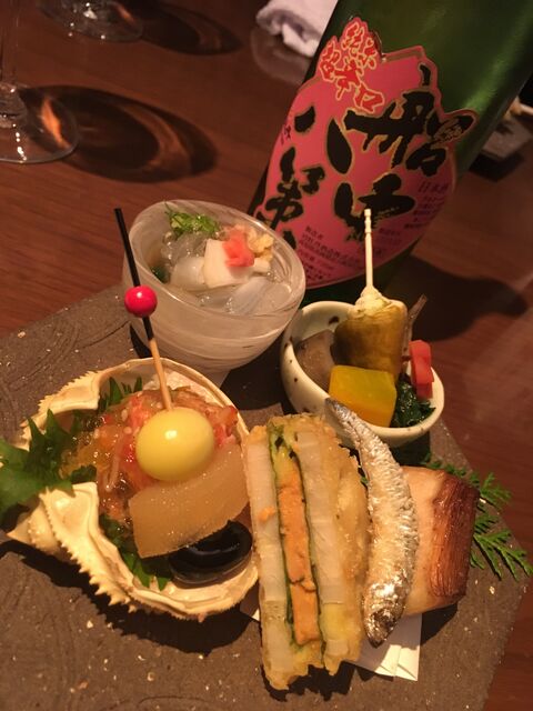 写真4 前菜盛りと船中しぼりたて