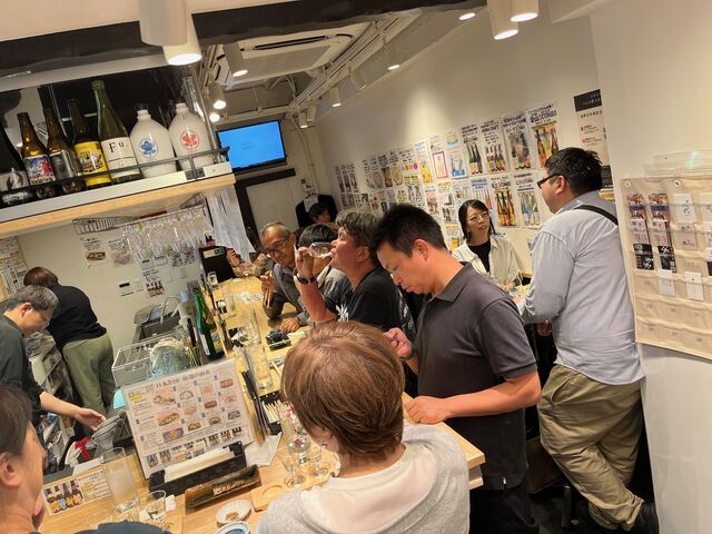 2024.6.14写真17 盛り上がる店内