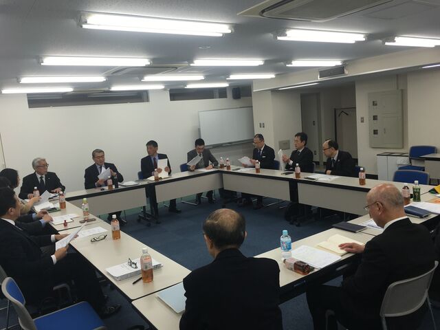 写真1 新年会議