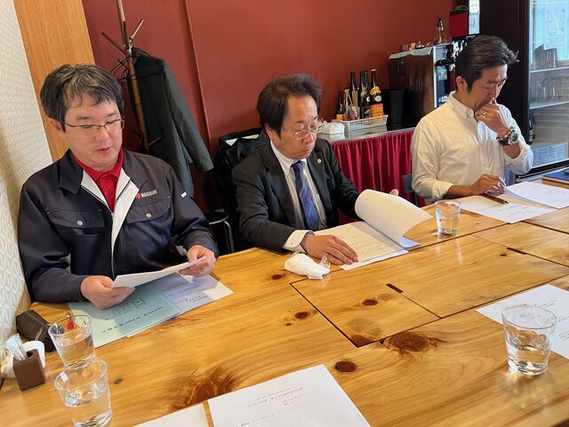 写真3 事務局別府さん進行