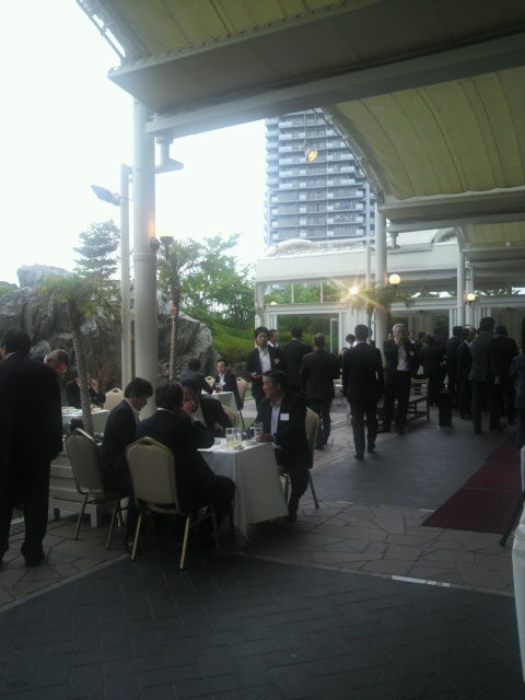 �饦�󥸤ǵٷ�2