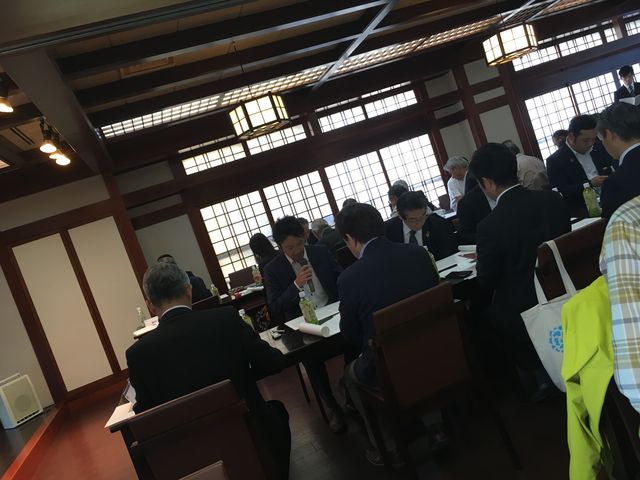 �̿�4 ��̳�ɱ��夵��Ļ����