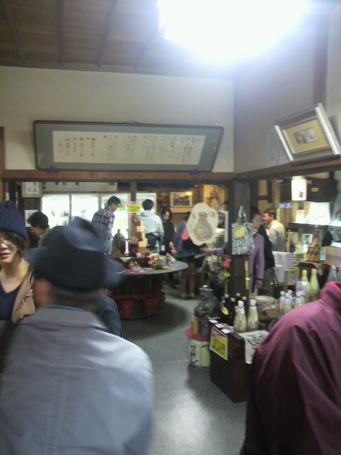 (8)「ほてい」もお客様で混雑