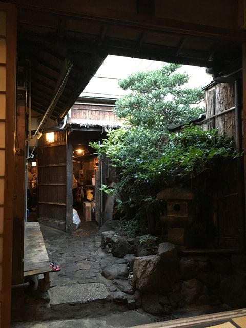 写真2 赤垣屋中庭