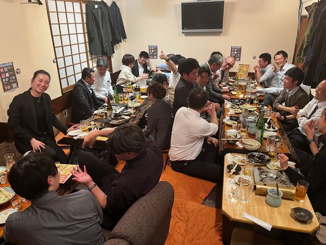 写真34 懇親会風景