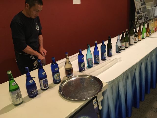 写真6 宇宙酒、リキュールコーナー