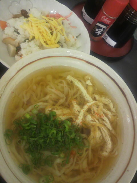 鳴門うどんとバラ寿司