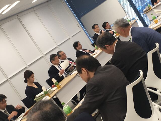写真17 再開亀井理事