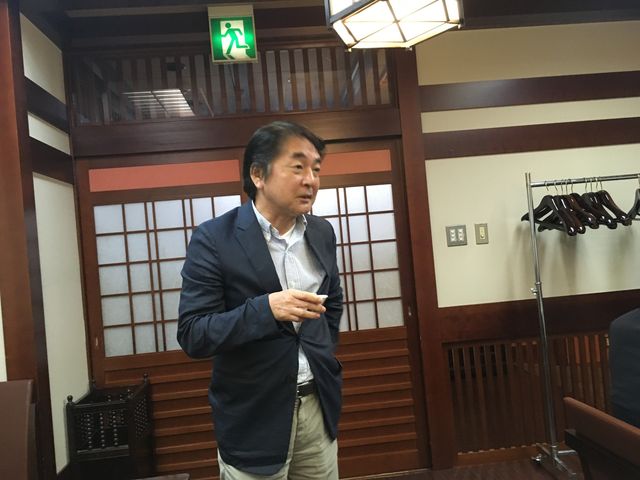 写真4 竹内社長乾杯