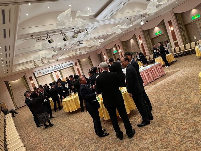 写真37 宴席風景2