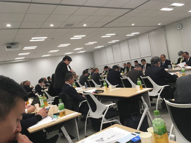 写真8 質問 山形佐藤評議員