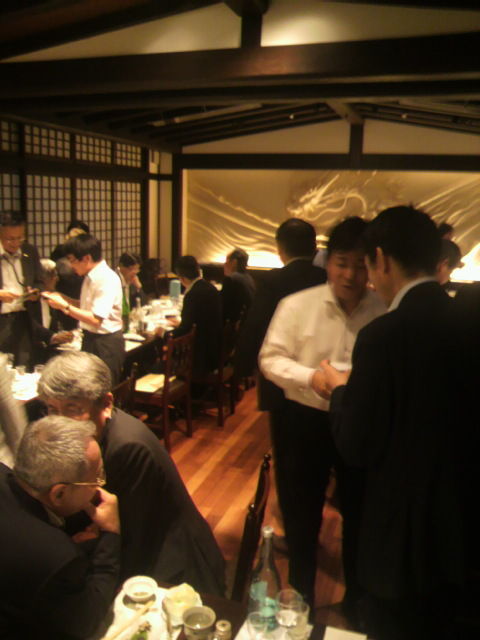 (23)名刺交換風景