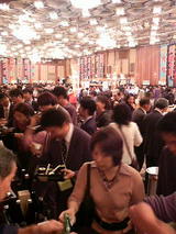 満員の会場風景