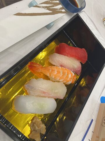 写真19 握り寿司